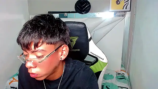 Liarr  online show from March 24, 8:03 pm