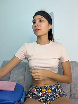 Snapshot of velvetluna_ chatting on April 30, 2:23 pm velvetluna online show from April 30, 2:23 pm