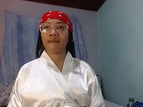 Snapshot of Sexy_Supermomm chatting on February 26, 11:15 pm Sexy Supermomm online show from February 26, 11:15 pm