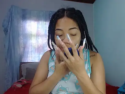 Snapshot of Sexy_Supermomm chatting on March 3, 6:25 pm Sexy Supermomm online show from March 3, 6:25 pm