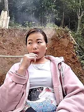 Snapshot of Ella-aa chatting on February 15, 1:57 am Ella-aa online show from February 15, 1:57 am