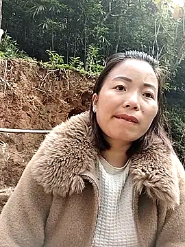 Snapshot of Ella-aa chatting on March 3, 2:07 am Ella-aa online show from March 3, 2:07 am