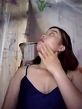 Ella-aa online show from March 22, 9:40 pm