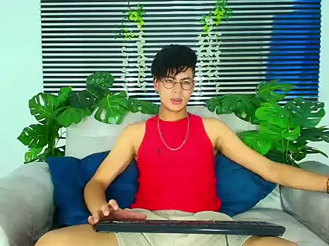 Snapshot of ThiiagoSaeenz chatting on March 1, 4:25 am ThiiagoSaeenz online show from March 1, 4:25 am