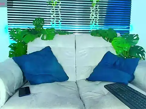 ThiiagoSaeenz online show from March 13, 5:52 pm