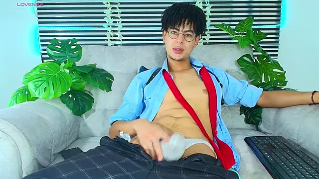Snapshot of ThiiagoSaeenz chatting on April 29, 5:30 pm ThiiagoSaeenz online show from April 29, 5:30 pm