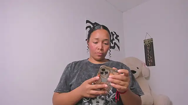 Nia13 online show from March 11, 5:13 am