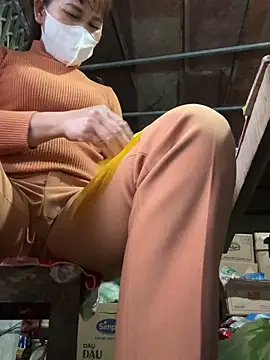 Snapshot of YANINA120 chatting on February 22, 1:40 am YANINA120 online show from February 22, 1:40 am