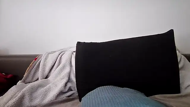 YoungforOld32 online show from March 26, 6:41 am