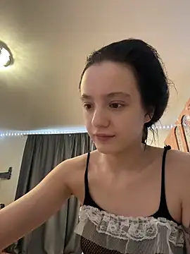 Snapshot of MiaTee chatting on February 11, 4:50 am MiaTee online show from February 11, 4:50 am