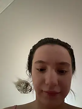 Snapshot of MiaTee chatting on February 27, 3:17 am MiaTee online show from February 27, 3:17 am