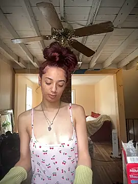 heluvsbabii online show from April 3, 6:28 pm