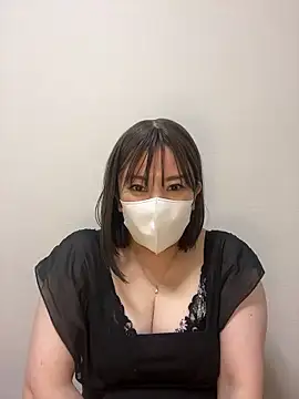 Mitsuco surflady online show from April 16, 6:30 pm