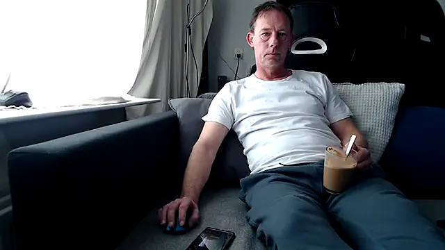 Snapshot of Sexy_Ass_Mike chatting on March 6, 1:18 pm Sexy Ass Mike online show from March 6, 1:18 pm