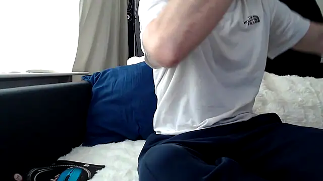 Snapshot of Sexy_Ass_Mike chatting on March 30, 7:42 am Sexy Ass Mike online show from March 30, 7:42 am