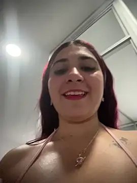 Snapshot of Nahomy_Benett chatting on February 12, 11:27 am Nahomy Benett online show from February 12, 11:27 am