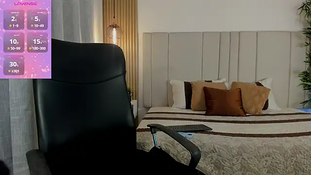 Victoria Rosee online show from April 13, 12:32 pm