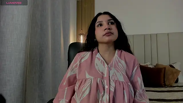 Victoria Rosee online show from April 14, 12:33 pm