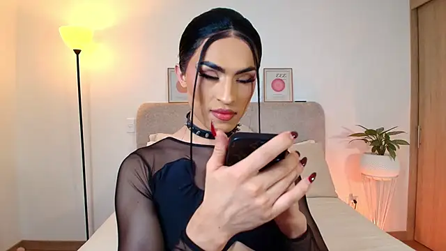 KarolPortellaa online show from March 25, 11:11 pm