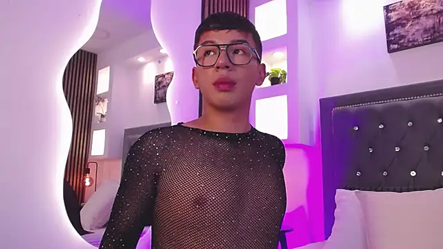 Snapshot of Fancy_Vixen chatting on February 20, 3:36 am Fancy Vixen online show from February 20, 3:36 am