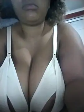 Snapshot of PrettyLisa26 chatting on July 8, 11:42 pm PrettyLisa26 online show from July 8, 11:42 pm
