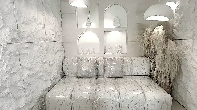 Snapshot of vampkitty_r chatting on February 2, 1:10 pm vampkitty r online show from February 2, 1:10 pm