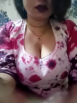 PARI51 online show from March 28, 8:30 pm