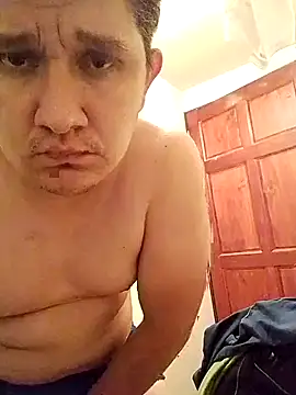 Snapshot of ALBERTOMORA93 chatting on June 9, 10:32 pm ALBERTOMORA93 online show from June 9, 10:32 pm