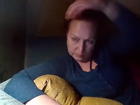 KrystalStyles online show from April 11, 5:06 pm