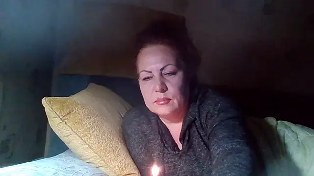 KrystalStyles online show from April 24, 9:28 pm