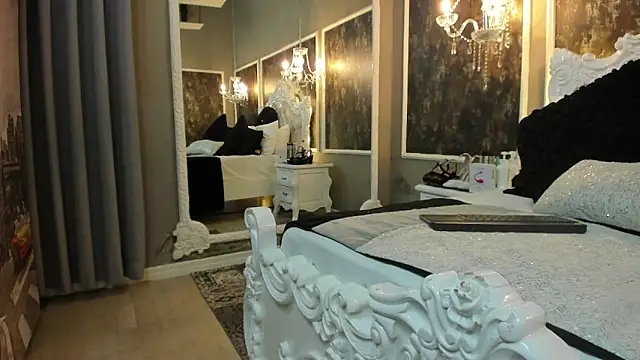 Snapshot of JuliethMilf chatting on February 20, 7:47 pm JuliethMilf online show from February 20, 7:47 pm