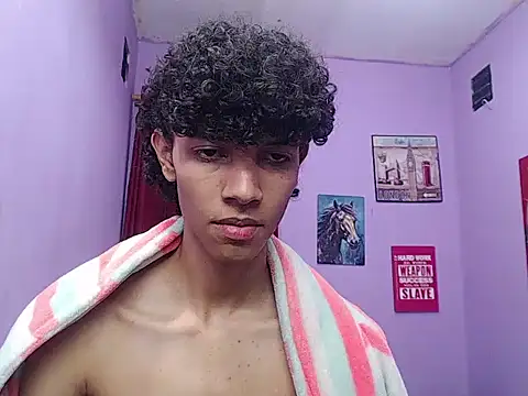 Snapshot of bigcock_twinks chatting on February 25, 5:06 am bigcock twinks online show from February 25, 5:06 am