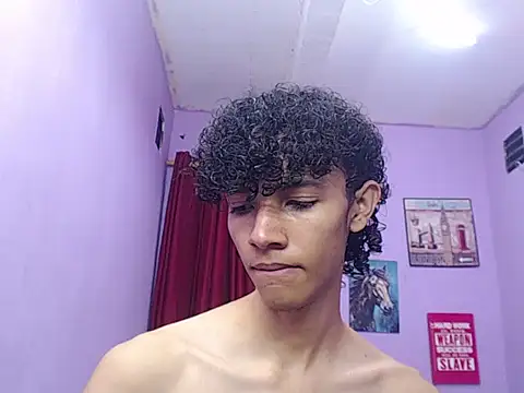 Snapshot of bigcock_twinks chatting on February 27, 11:27 pm bigcock twinks online show from February 27, 11:27 pm