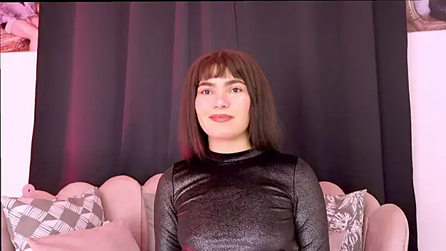 Snapshot of dakotacollins_ chatting on June 10, 2:23 am dakotacollins online show from June 10, 2:23 am