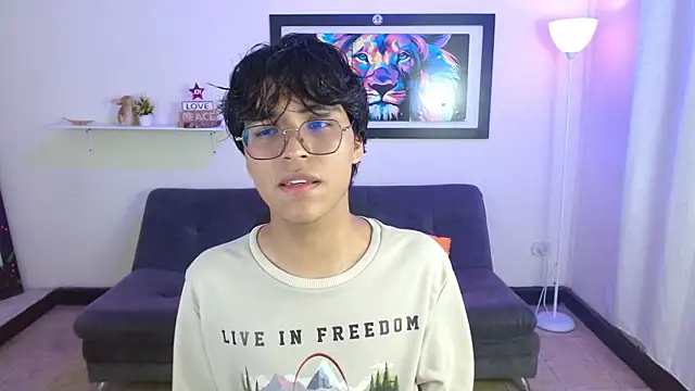 Snapshot of Maecum18 chatting on February 21, 9:38 pm Maecum18 online show from February 21, 9:38 pm