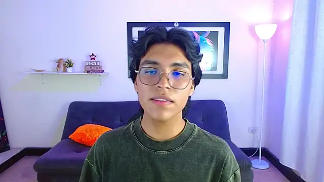 Maecum18 online show from March 7, 9:34 pm