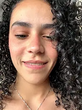 SirenStell0 online show from April 6, 5:25 pm