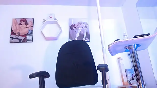 Snapshot of alanis_brown chatting on February 3, 7:19 pm alanis brown online show from February 3, 7:19 pm