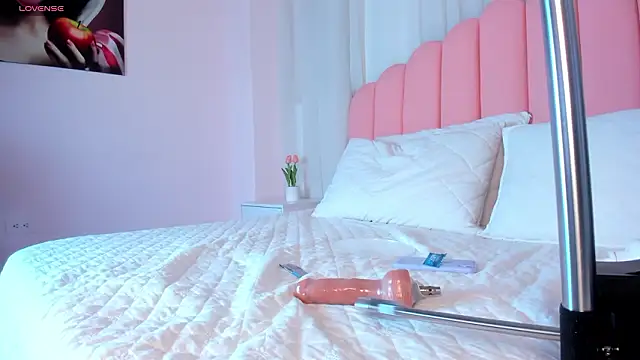 Snapshot of Naty_Rose23 chatting on February 25, 7:07 am Naty Rose23 online show from February 25, 7:07 am