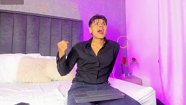 Alejandroo Montenegro online show from July 10, 5:34 am