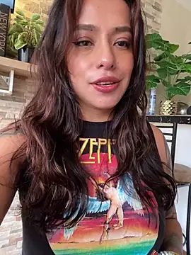 foxxy lover online show from April 7, 7:58 pm