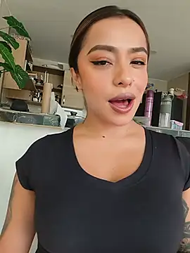 Snapshot of foxxy_lover chatting on June 26, 3:49 pm foxxy lover online show from June 26, 3:49 pm