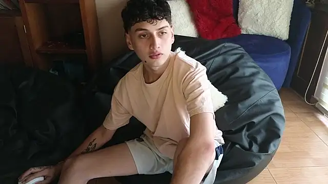 mrpicklesx23 online show from February 6, 7:28 pm