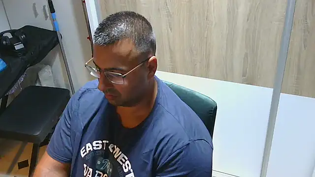 Snapshot of VanillaTime78-Jorge chatting on June 12, 8:19 pm VanillaTime78-Jorge online show from June 12, 8:19 pm