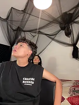 Snapshot of PalmerandSony21 chatting on March 3, 3:23 am PalmerandSony21 online show from March 3, 3:23 am