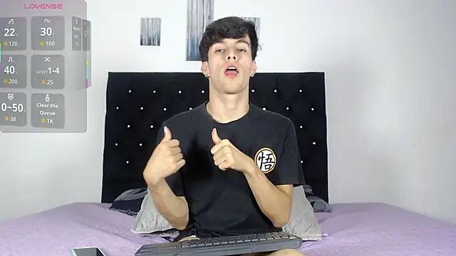 Snapshot of axxxel_twink chatting on February 17, 1:13 am axxxel twink online show from February 17, 1:13 am