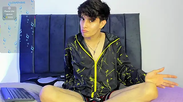 axxxel twink online show from April 5, 1:14 am