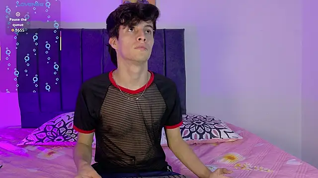Snapshot of axxxel_twink chatting on June 27, 2:27 am axxxel twink online show from June 27, 2:27 am