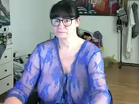 Snapshot of Sylly chatting on January 10, 8:07 am Sylly online show from January 10, 8:07 am