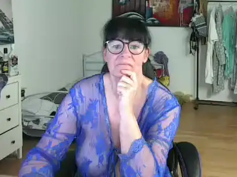 Snapshot of Sylly chatting on March 12, 1:30 pm Sylly online show from March 12, 1:30 pm
